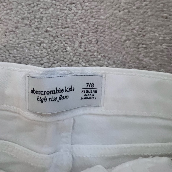 Abercrombie kids size 7/8 high rise flare white jeans - Picture 4 of 6